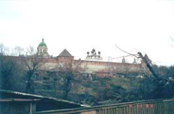 Зарайский кремль. Вид из-за р. Монастырки.